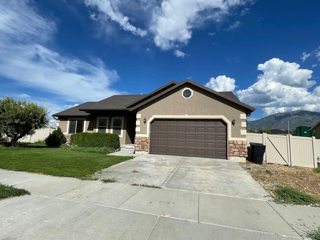 Building Photo - 1173 S 520 W St