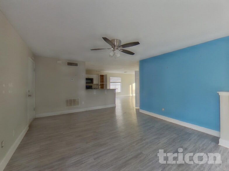 Building Photo - 1930 Bluets Ct