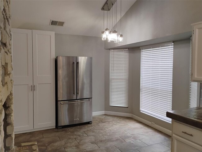 Building Photo - 2018 Ramona Cir