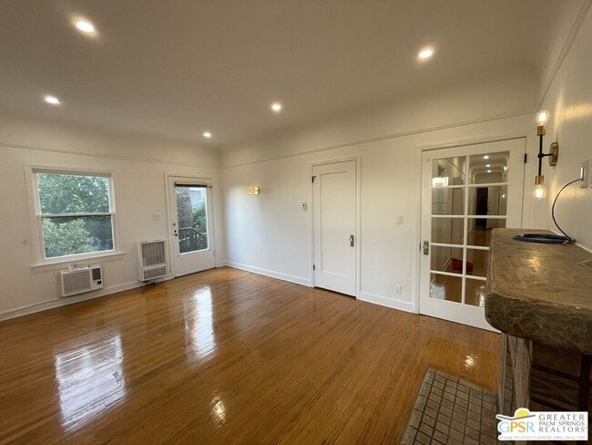 Building Photo - 739 Occidental Blvd