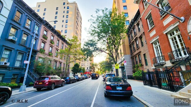 Building Photo - 26 E 91st St
