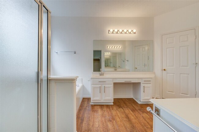 Building Photo - 16464 Beewood Glen Dr