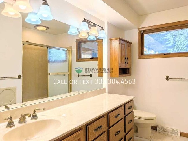 Building Photo - 2636 Orch Pk St NW