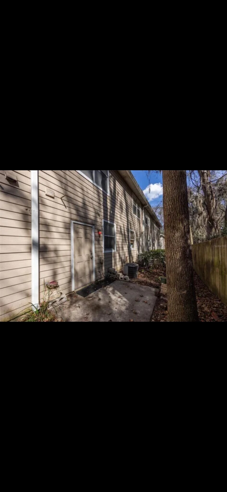 Building Photo - 4415 SW 34th St