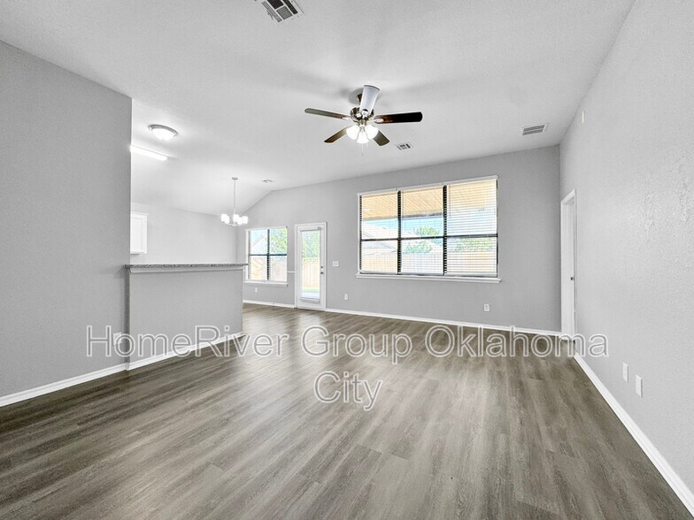 Building Photo - 10636 NW 35th St