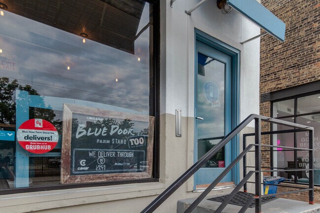 Building Photo - 957 W Armitage Ave