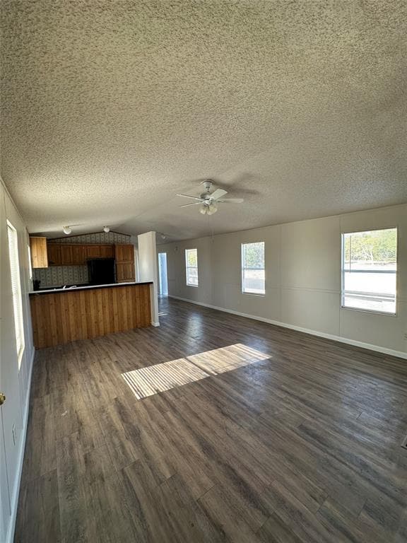Building Photo - 530 Opal Ln
