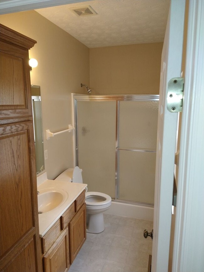 Building Photo - Your Next home is on a quiet cul-de-sac in Beavercreek!