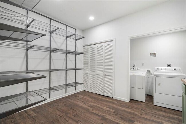 Building Photo - 3142 Chamblee Gap Rd