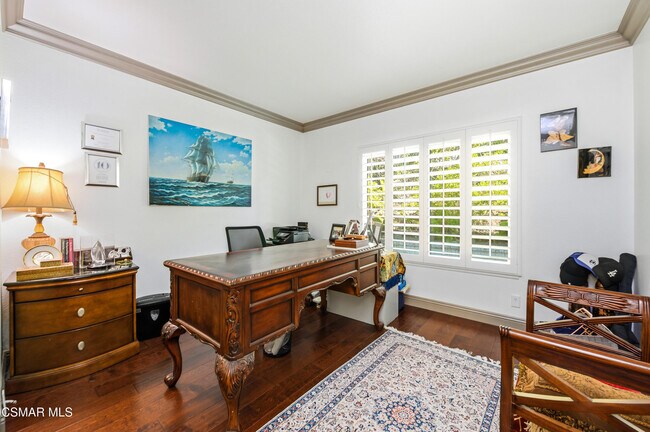 Building Photo - 2670 Grandoaks Dr