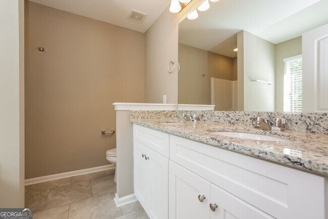 Building Photo - 580 Fieldcrest Dr