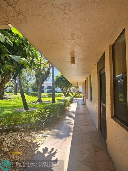 Building Photo - 2659 Carambola Cir N