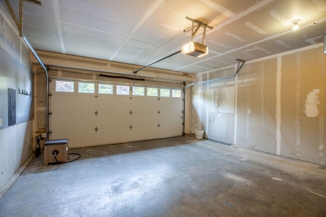 Building Photo - 2116 82nd Dr NE