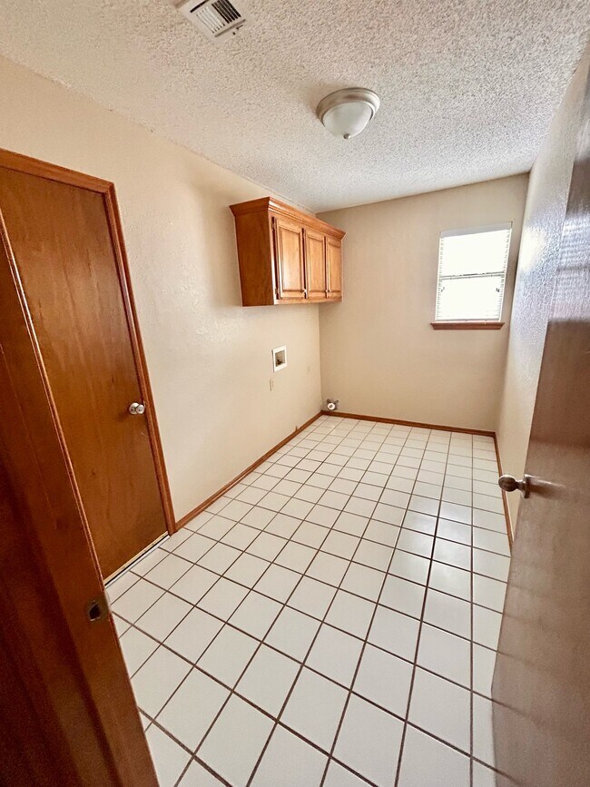 Building Photo - 533 NW 174th St