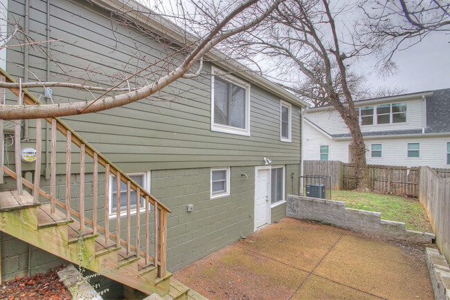 Building Photo - 1609A Cahal Ave