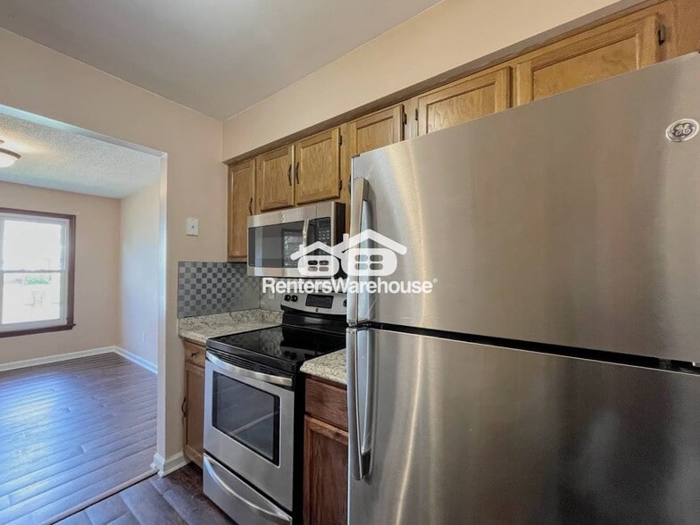 Building Photo - 521 Brisa Dr