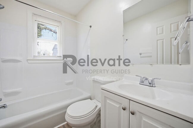 Building Photo - 319 Britton St