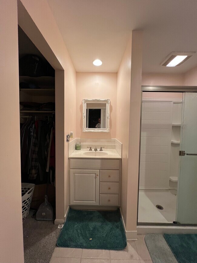 Building Photo - 10767 Fallsington Ct