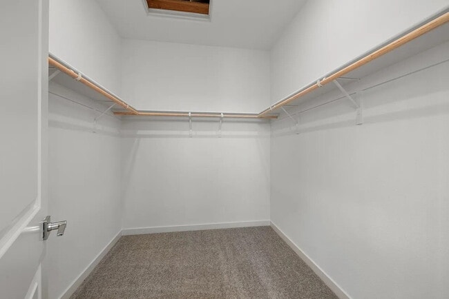 Building Photo - "Spacious 4-Bed, 3-Bath Oasis in Sacramento's Delta Shores!"