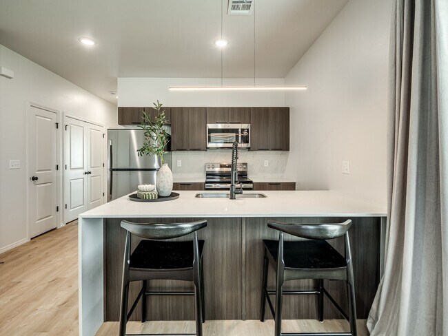 Building Photo - Glenhaven Townhomes