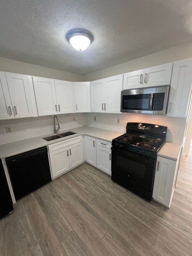 Building Photo - 3112 Dove Ct