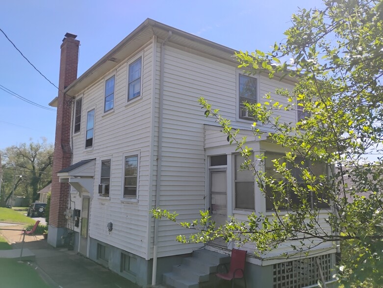 Building Photo - 701 Orchard St