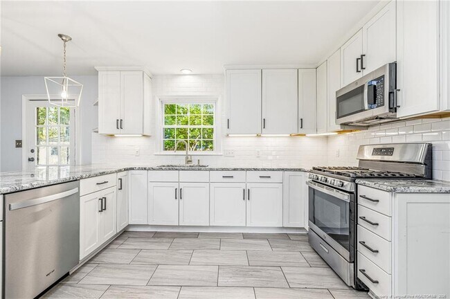 Building Photo - 325 Northview Dr