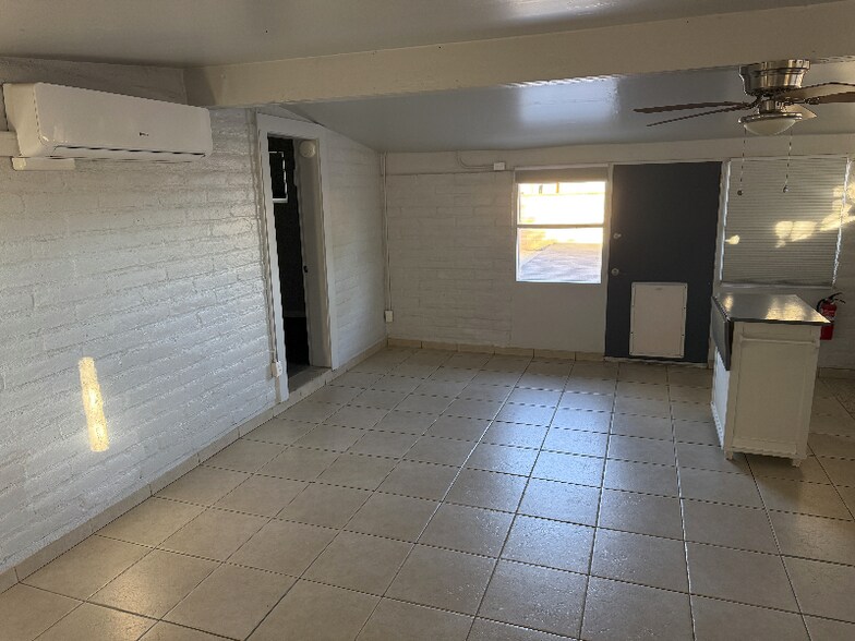 Building Photo - 4240 N 4th Ave