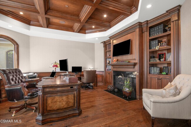 Building Photo - 4358 Cresthaven Dr