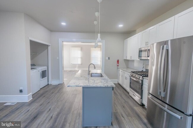 Building Photo - 34 Delsea Dr S