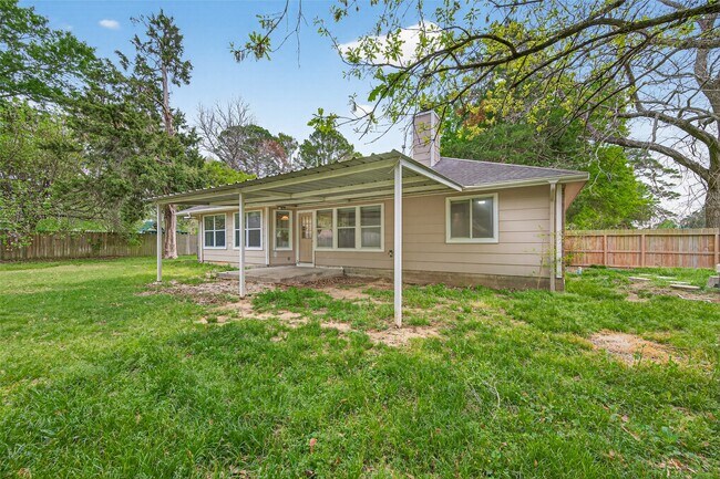 Building Photo - 11655 Lakeview Manor Dr