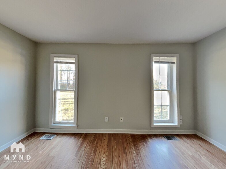 Building Photo - 137 Candlewick Dr