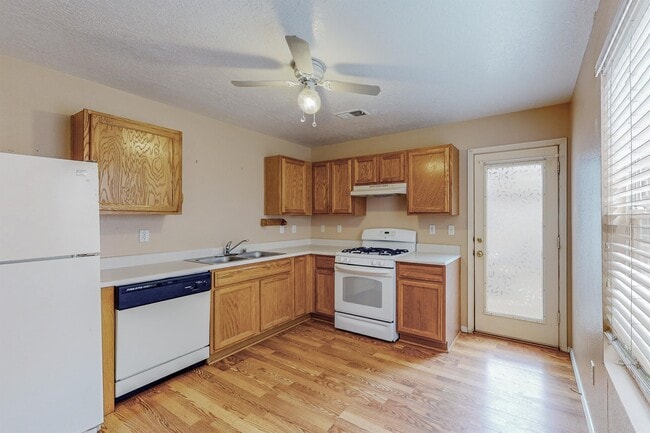 Building Photo - 10728 Hatch Dr NW