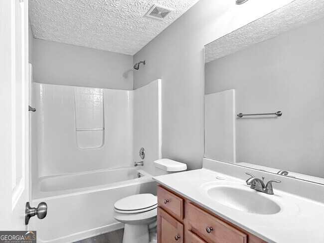 Building Photo - 206 Ilex Dr