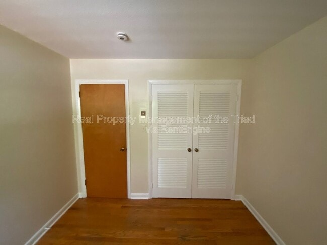 Building Photo - 926 Hilltop Blvd