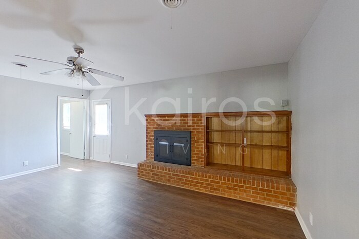 Building Photo - 5117 SW 16th Ave