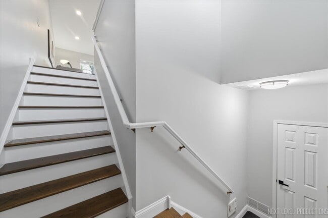 Building Photo - 1078 Park Hill Cir