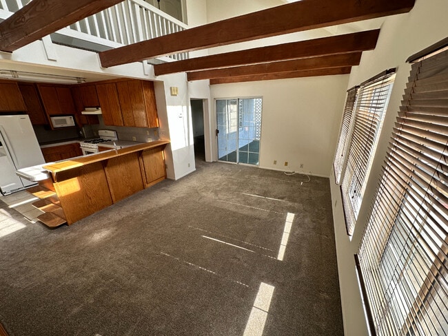 Building Photo - 236 S Helberta Ave