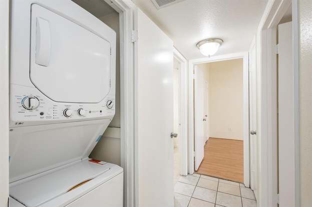 Building Photo - 3900 Woodchase Dr
