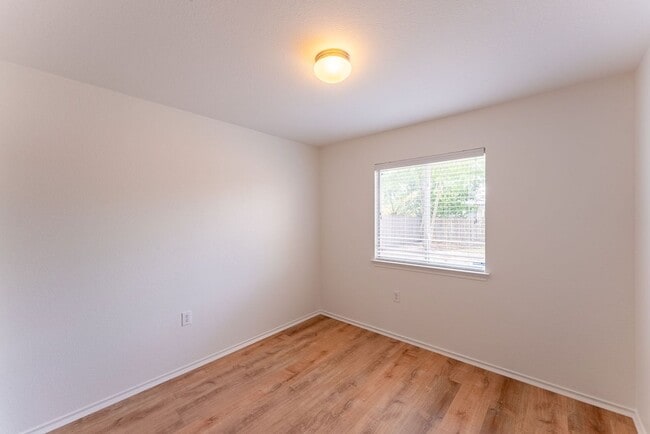 Building Photo - 1225 Anise Dr
