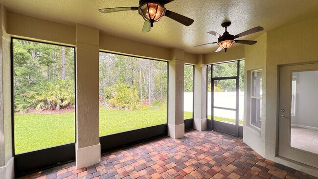Building Photo - Available NOW! Stunning 4-Bedroom Home in ...