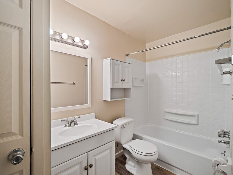 Interior Photo - Cross Creek Apartments