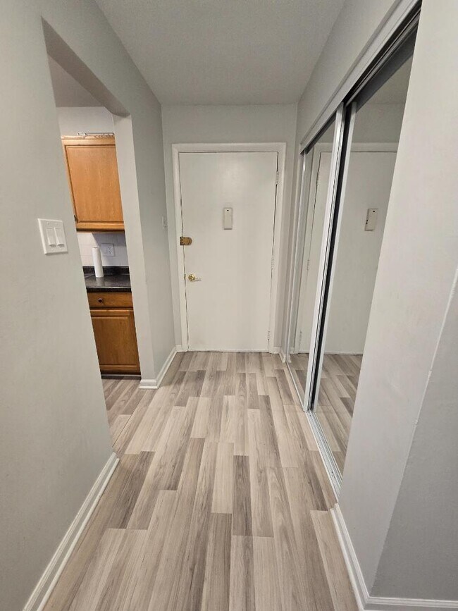 Building Photo - 639 Trace Dr