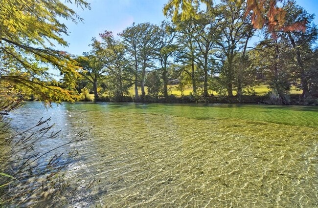 Building Photo - 108 Hub Dr