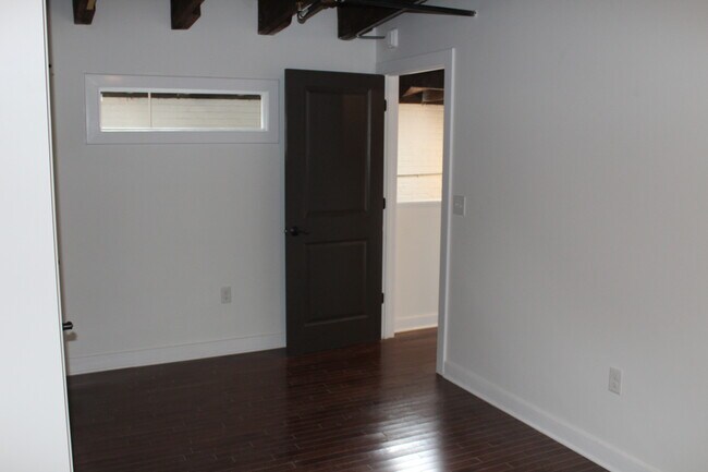 Building Photo - 408 Wellons St
