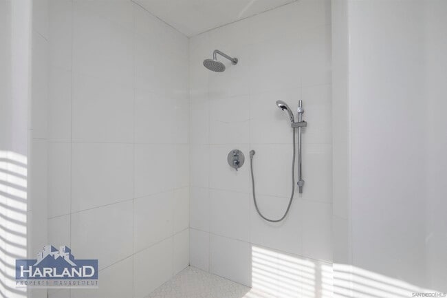 Building Photo - 721 Camino Del Mar