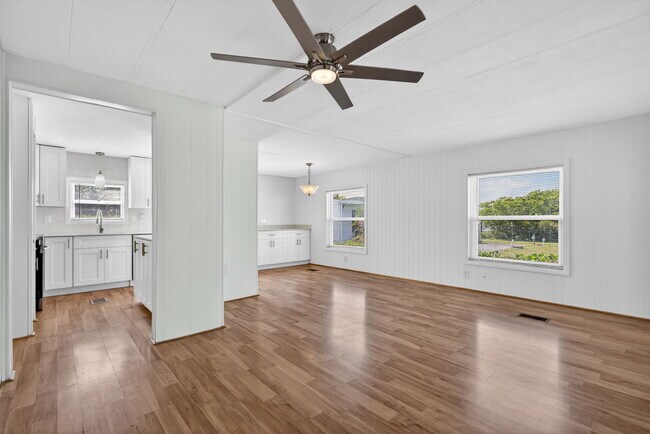 Building Photo - 65 Relaxed Cir