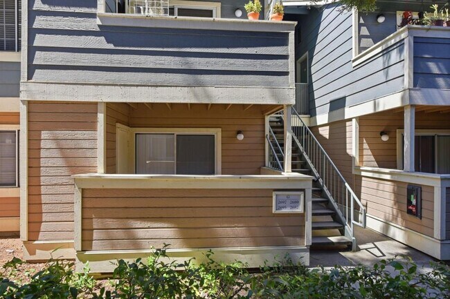 Building Photo - 2695 Somerset Park Cir