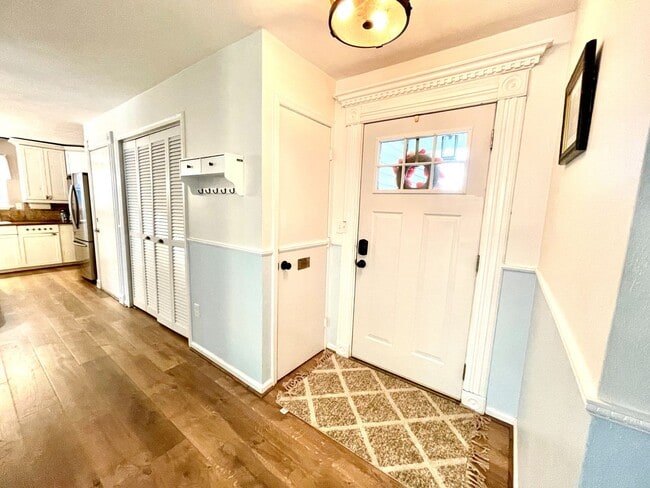 Building Photo - Spacious 6 bedroom home in Virginia Beach