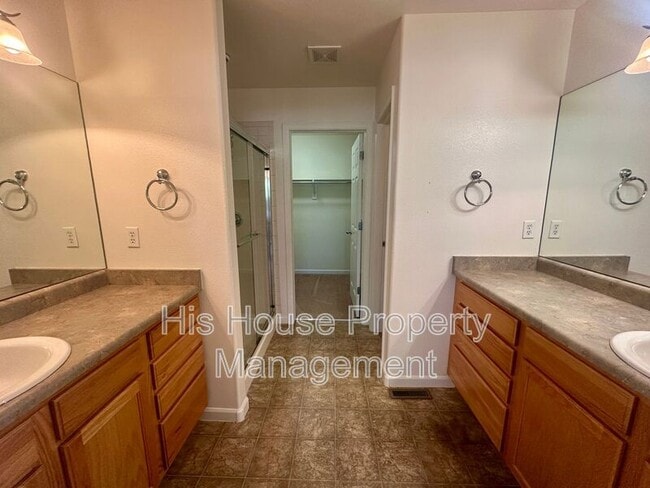 Building Photo - 6345 Chardonnay St